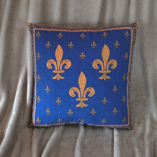 Housse de Coussin Fleur de Lys - Élégance Médiévale pour Canapés et Fauteuils